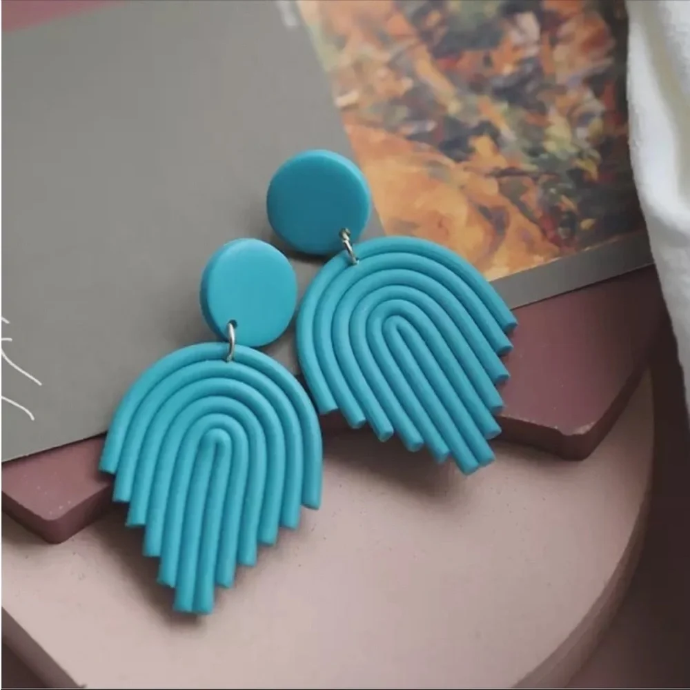 Trendy In Style Teal Tiffany Blue Boho bohemian New Clay 90s y2k Vintage